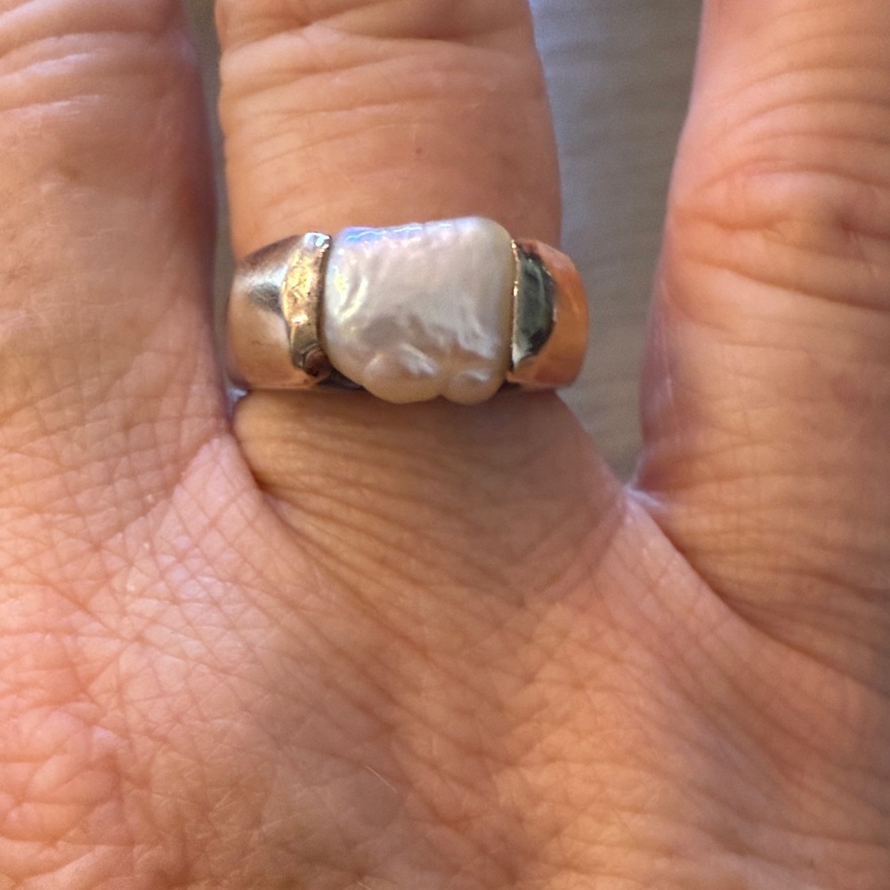 Elegant Pearl and Gold-Tone Ring